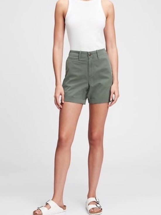 GAP Pants - NWT GAP 5" Khaki Short In Olive